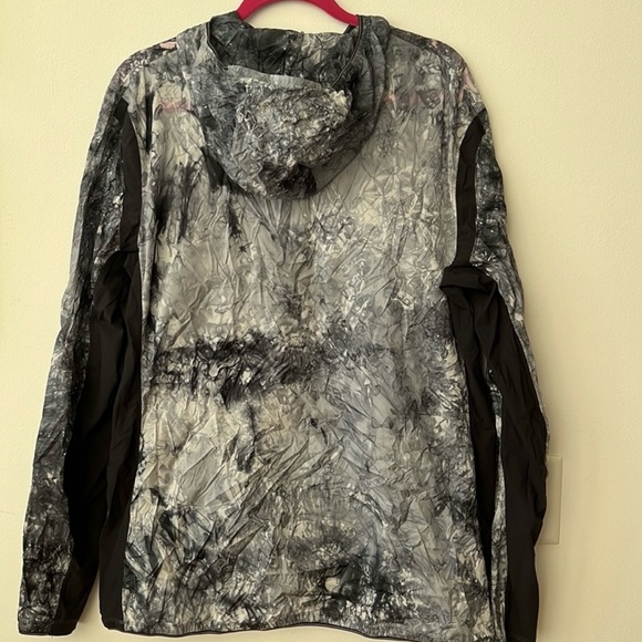 Lululemon Lost In The Hustle Anorak - Picture 2 of 2